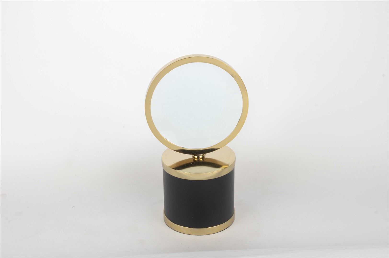 Black Magnifying Glass on Stand – Small